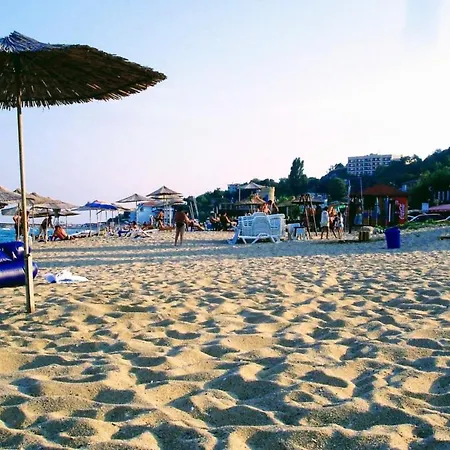 Cosy Nest With Glass Veranda Apartment Varna
