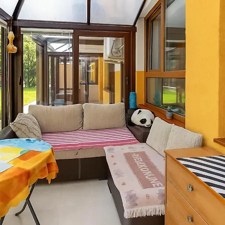 Cosy Nest With Glass Veranda Várna