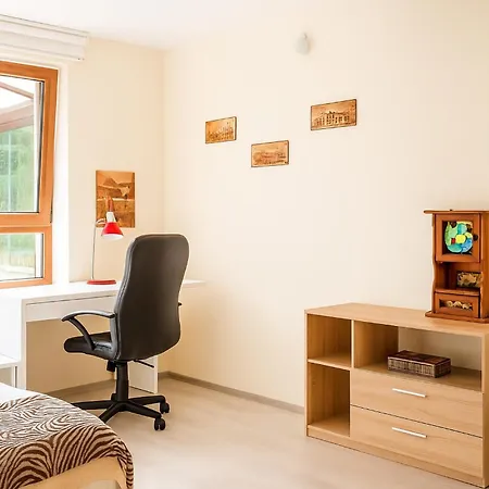 Cosy Nest With Glass Veranda Apartman